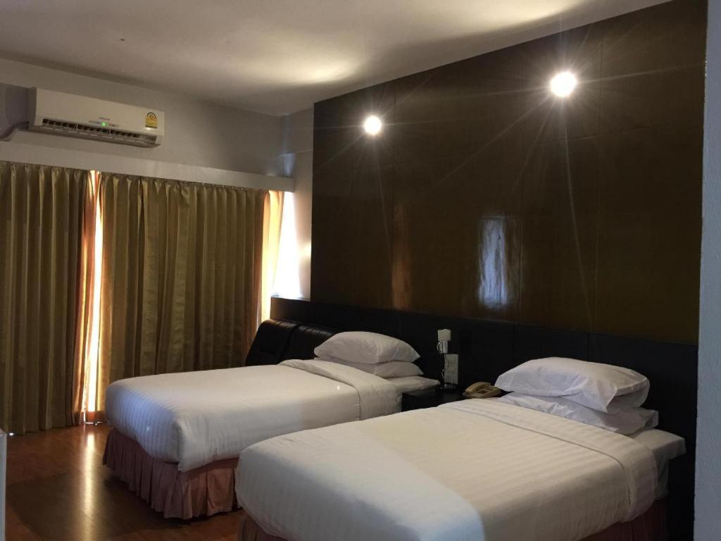 Pailyn Phitsanulok Hotel Экстерьер фото