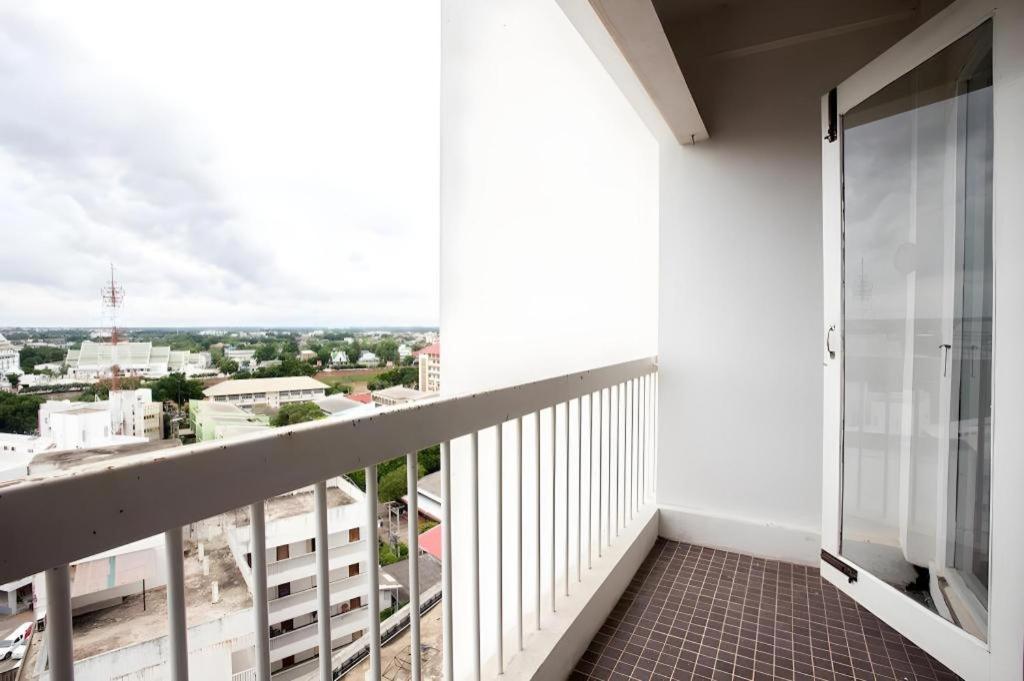 Pailyn Phitsanulok Hotel Экстерьер фото
