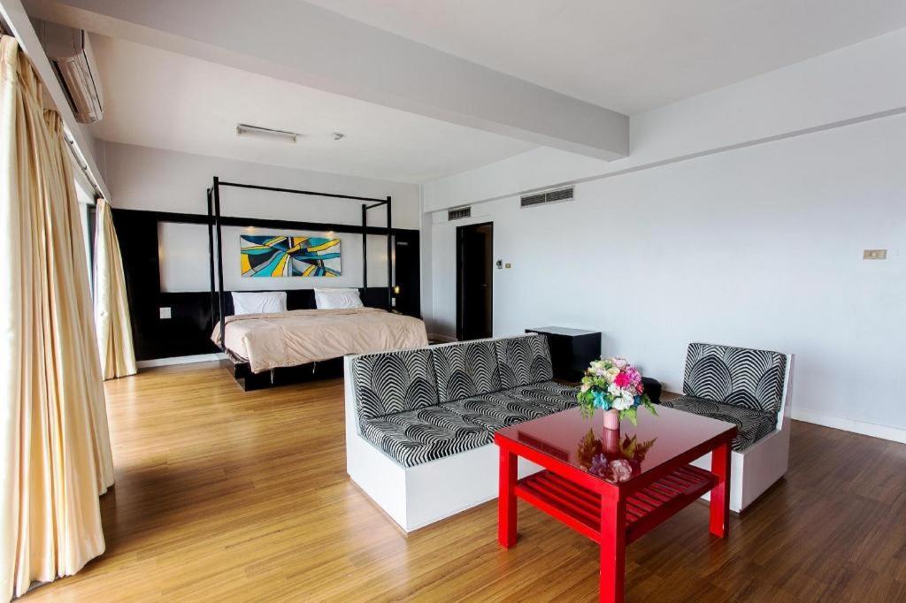 Pailyn Phitsanulok Hotel Экстерьер фото