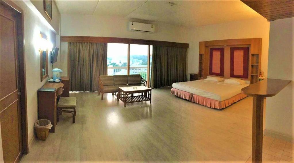 Pailyn Phitsanulok Hotel Экстерьер фото