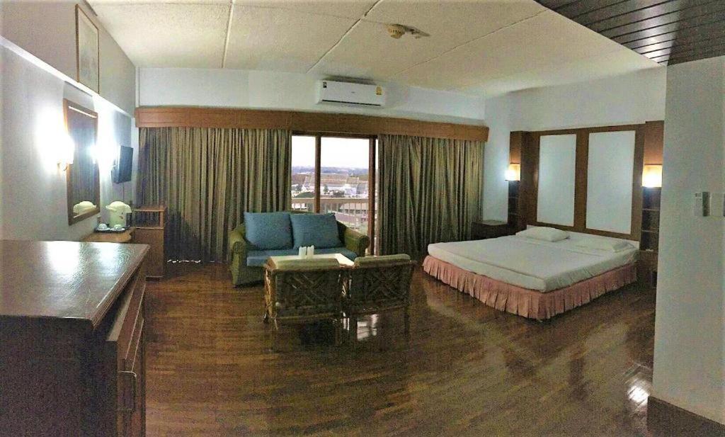 Pailyn Phitsanulok Hotel Экстерьер фото