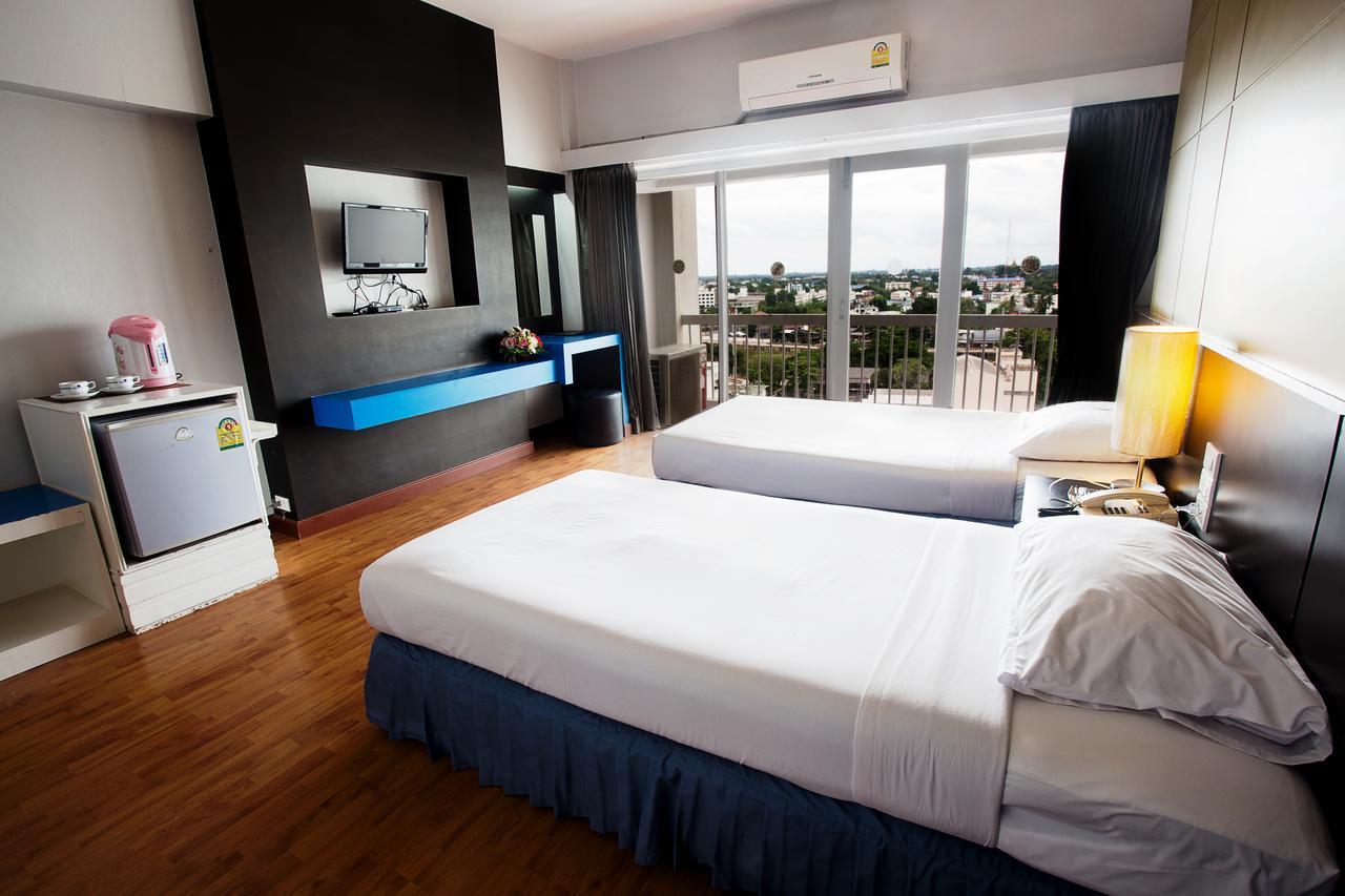 Pailyn Phitsanulok Hotel Экстерьер фото